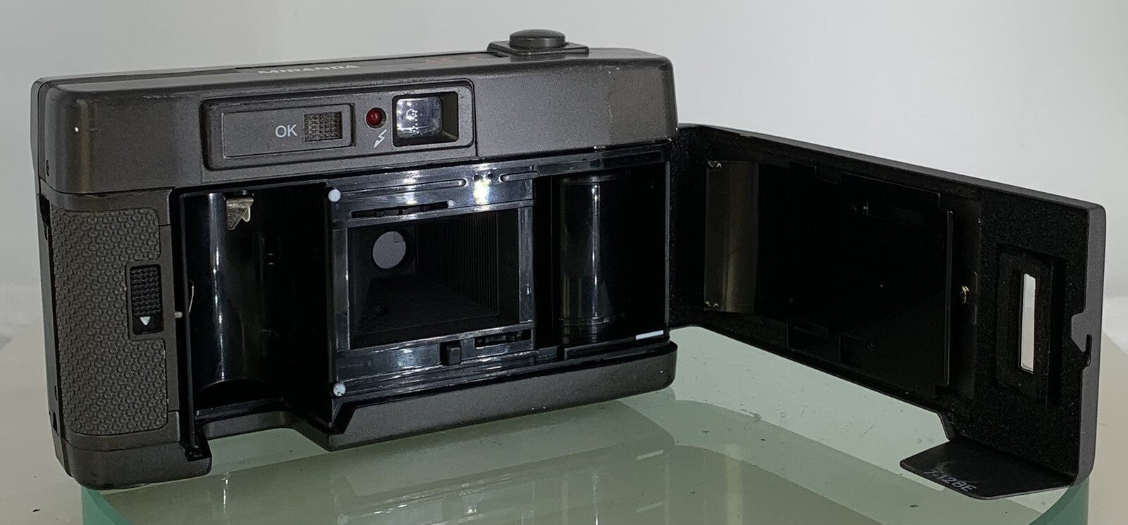 Miranda AE-Z Auto Focus + Auto Flash DX f4.5 34mm Camera + Tested - 7566