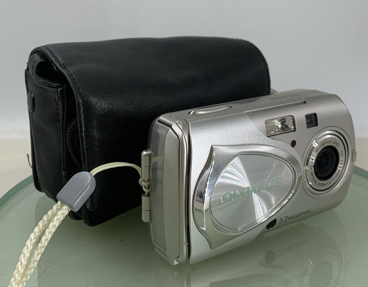 Olympus u [mju:]-300 3.2 MP COMPACT DIGITAL CAMERA SILVER + COVER TESTED - 260
