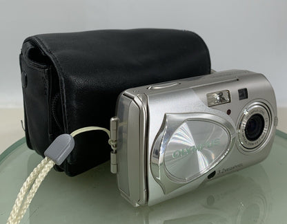 Olympus u [mju:]-300 3.2 MP COMPACT DIGITAL CAMERA SILVER + COVER TESTED - 260