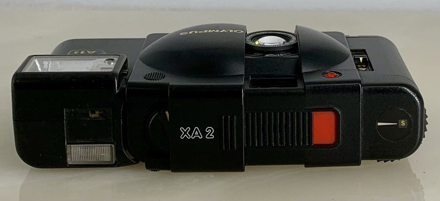 OLYMPUS XA2 Compact Camera 35mm Flash A11 D.ZUIKO 35mm f3.5 TESTED + Case 686