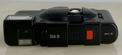 OLYMPUS XA2 Compact Camera 35mm Flash A11 D.ZUIKO 35mm f3.5 TESTED + Case 686