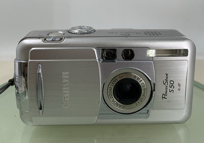 Canon Digital Camera PowerShot S50 5.0MP SILVER WITH CHARGER TESTED - 1711