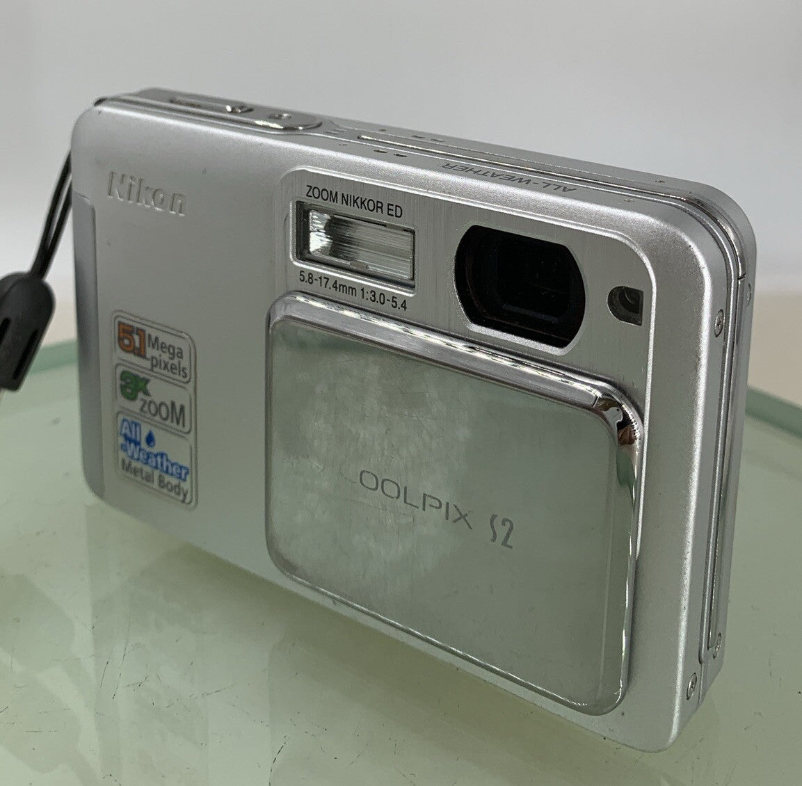 Nikon Coolpix S2 COMPACT DIGITAL CAMERA SILVER+ CHARGER, NO CARD TESTED - 2782
