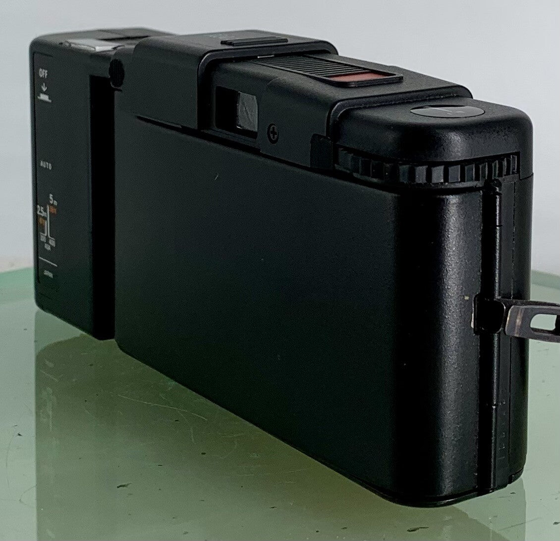 OLYMPUS XA2 Electronic Flash A11 D.ZUIKO 35mm f3.5 TESTED  POINT & SHOOT CAMERA3
