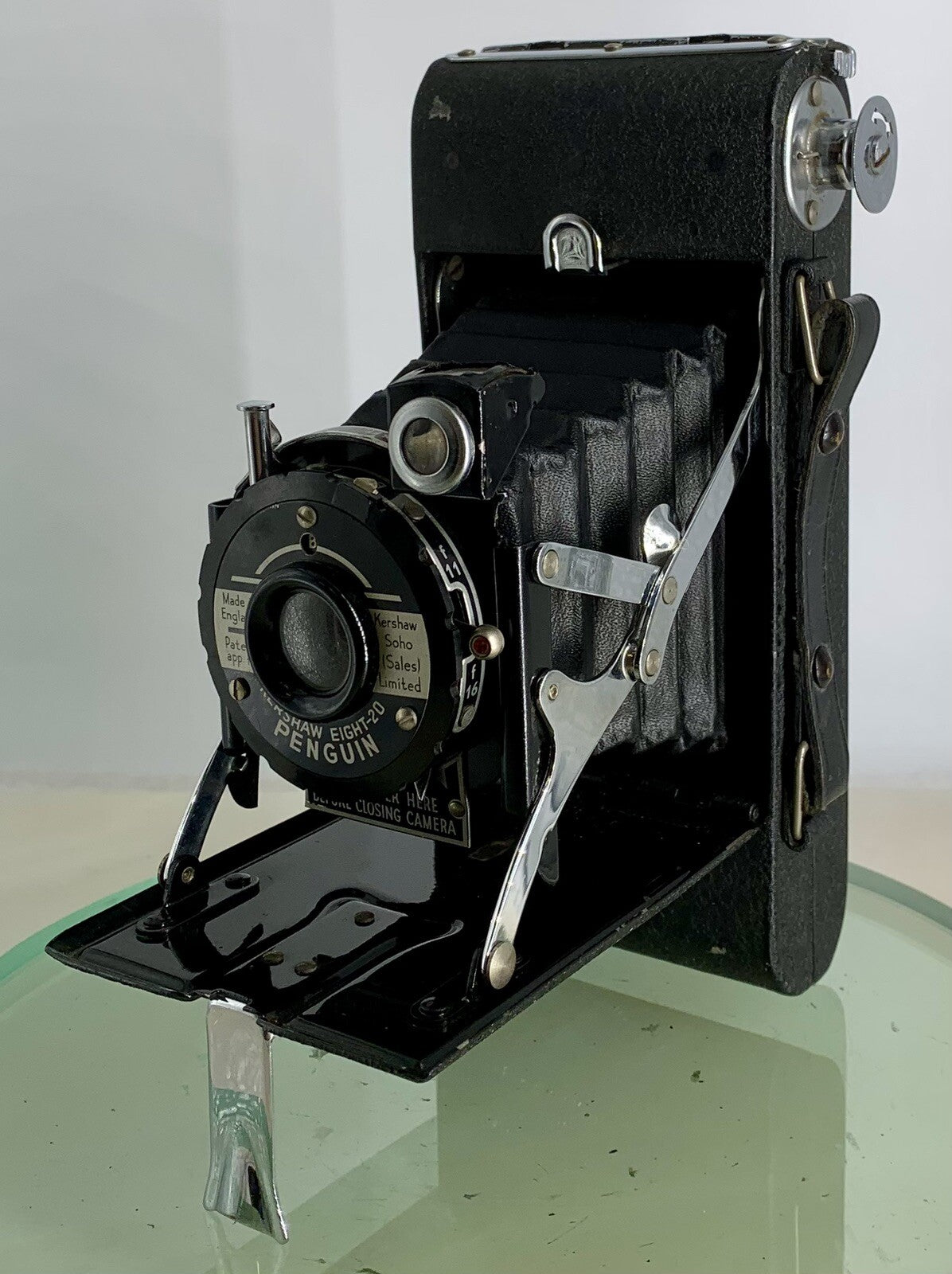 VINTAGE KERSHAW EIGHT-20 PENGUIN BLACK MADE IN ENGLAND FOLDING CAMERA TESTED-3266