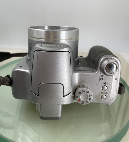 Panasonic Lumix DMC-FZ7 Digital Camera & CHARGER 12x Zoom Silver, TESTED - 9524