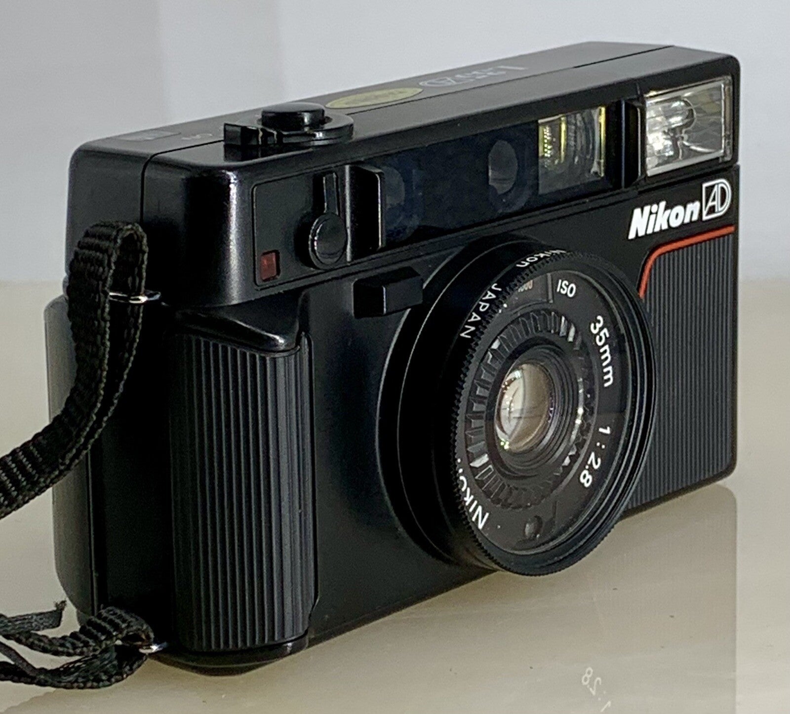 Nikon L35 AD 35mm Film Point & Shoot Compact Camera  35/2.8 Lens (ASA1000) #992