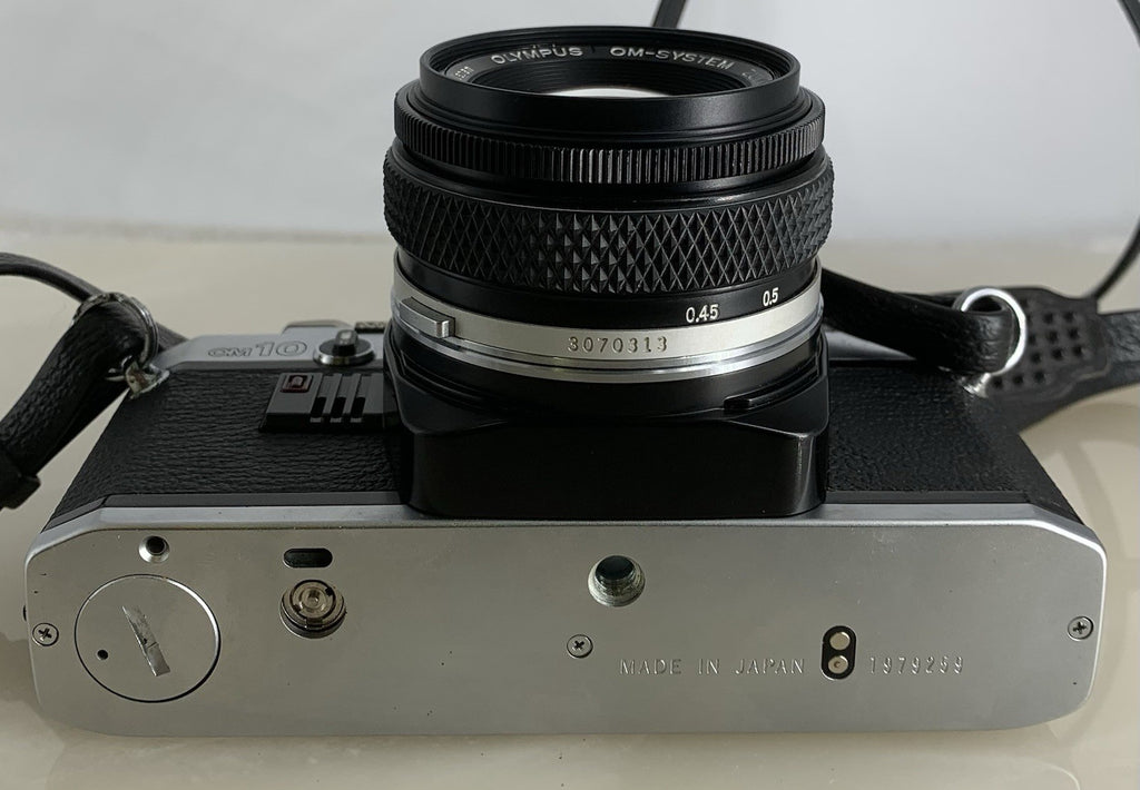 Olympus OM10 35mm Film SLR Manual Camera + Olympus 50mm f/1:1.8 MC + Case #1368