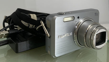 Fujifilm Digital Camera FinePix J210 SILVER+ CHARGER + WIRE+4GB CARD TESTED- 9830