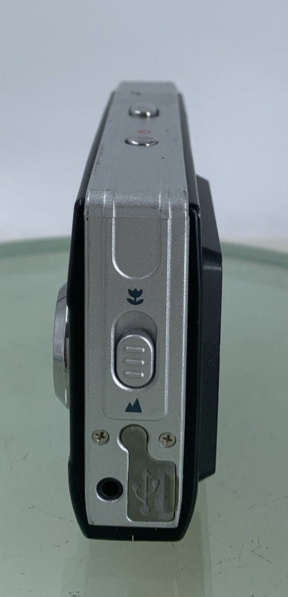 Vivitar Vivicam 3188 3.1MP COMPACT DIGITAL CAMERA BLACK NO CARD TESTED - 5773