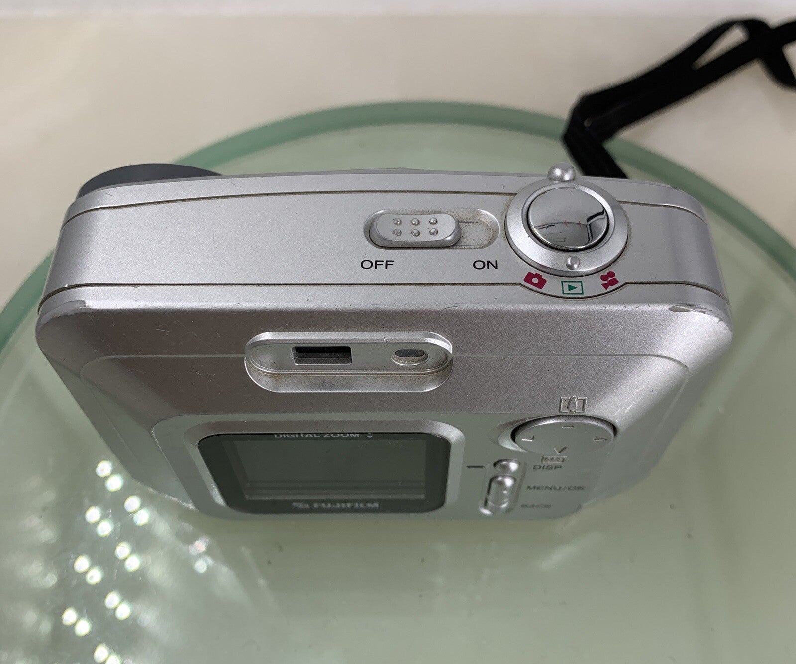 FUJIFILM COMPACT Digital Camera FinePix A201 2.0MP Silver Tested - 8835