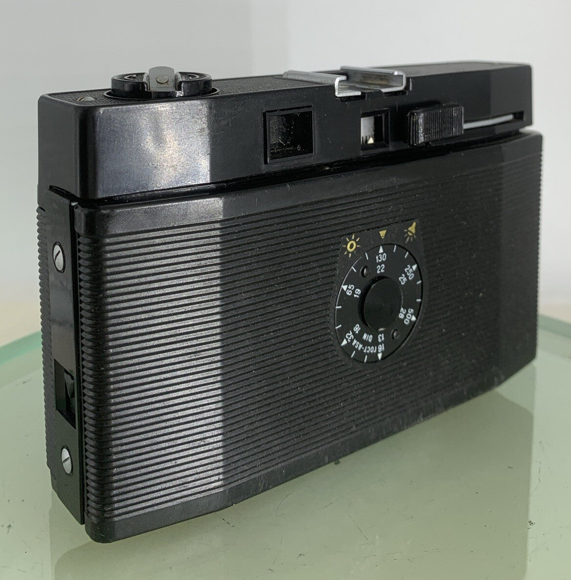 COSMIC SYMBOL VINTAGE FILM CAMERA POINT AND SHOOT BLACK TESTED - 6684