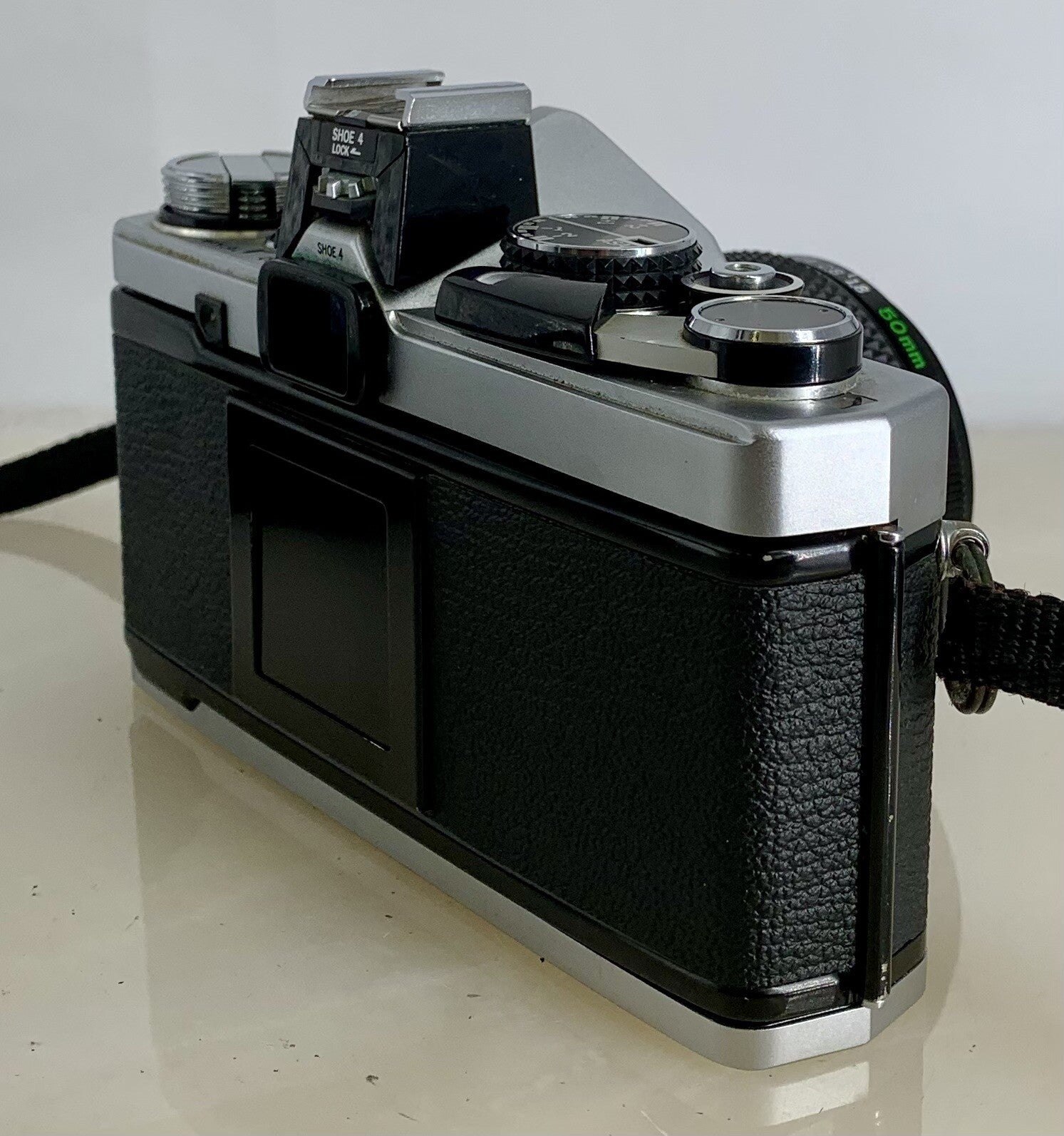 Olympus OM-2N MD 35mm Film SLR Manual Camera+Olympus 50mm F/1.8 Zuiko Lens+Case3