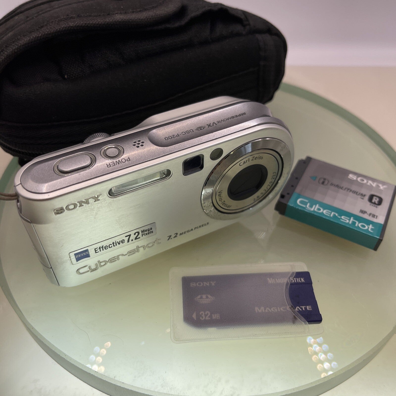 Sony Cybershot DSC-P200 7.2MP Compact Digital Camera Battery+Memory nocharger3231