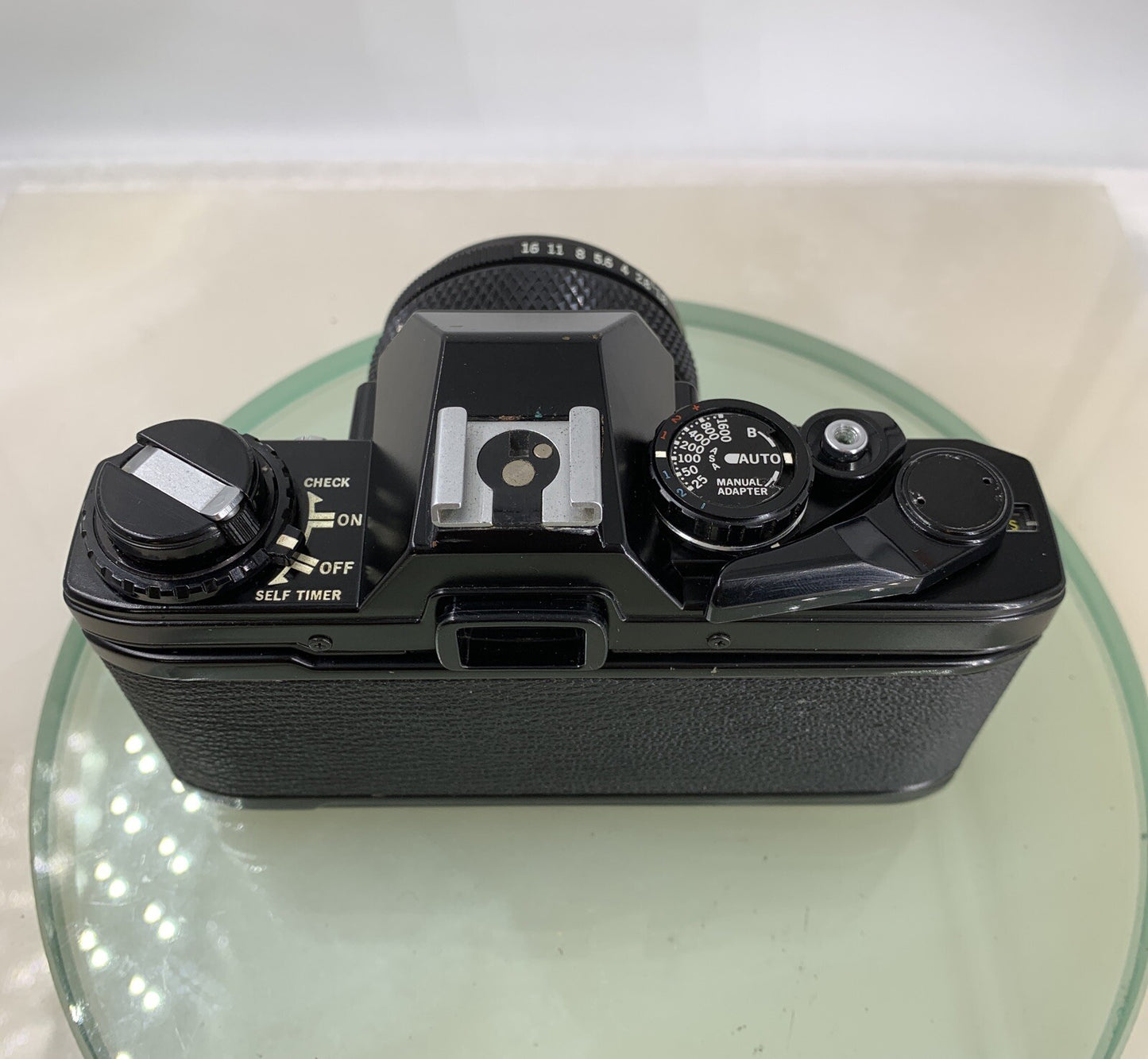 BLACK RARE Olympus OM10 + 50MM F1.8 ZUIKO 35mm Film SLR+BOOK - FULLY SERVICED8074