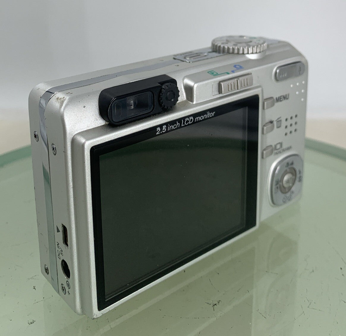 TRAVELER DC-8300 DIGITAL STILL CAMERA SILVER WITH CHARGER +COVER TESTED - 3224