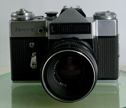 Very Rare ZENIT E POINT AND SHOOT FILM CAMERA+HELIOS-44-2 LENS+SILVER+TESTED-1411