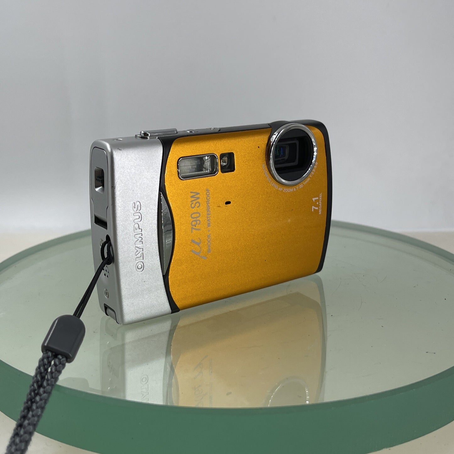 Olympus Stylus U790 SW 7.1MP Digital Camera Orange Waterproof Tested(LENS ISSUE)0
