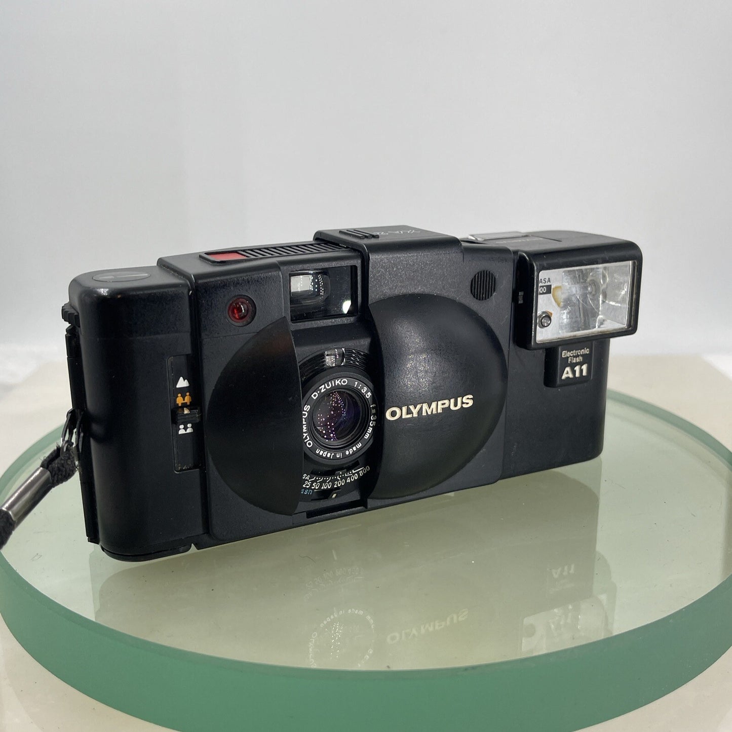 OLYMPUS XA2 Electronic Flash A11 D.ZUIKO 35mm f3.5 TESTED  POINT & SHOOT CAMERA0