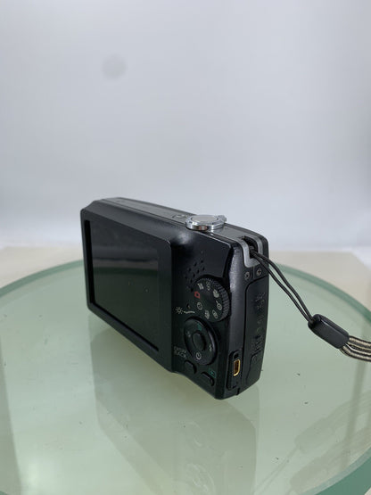 Fujifilm Digital Camera FinePix F480 8.2MP BLACK WITH CHARGER TESTED - 803