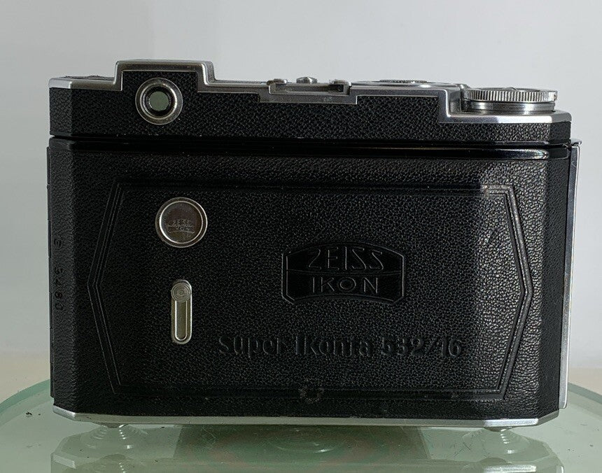 ZEISS IKON SUPER IKONTA 532/16 Folding Camera. Zeiss Tessar T 2.8/80mm Lens #2365