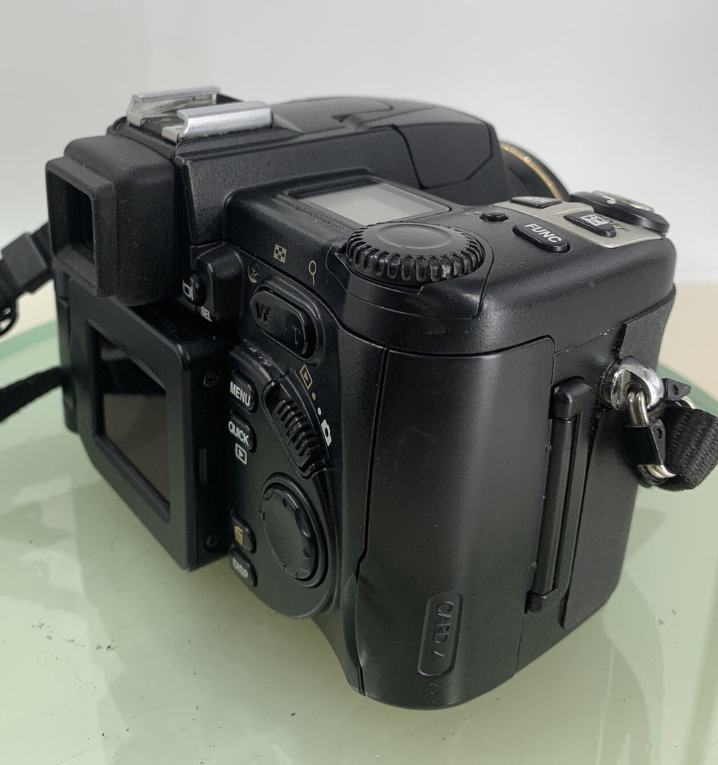 Nikon COOLPIX S700 DIGITAL CAMERA WITH CHARGER BLACK 5.0 MP 8X ZOOM TESTED - 2686