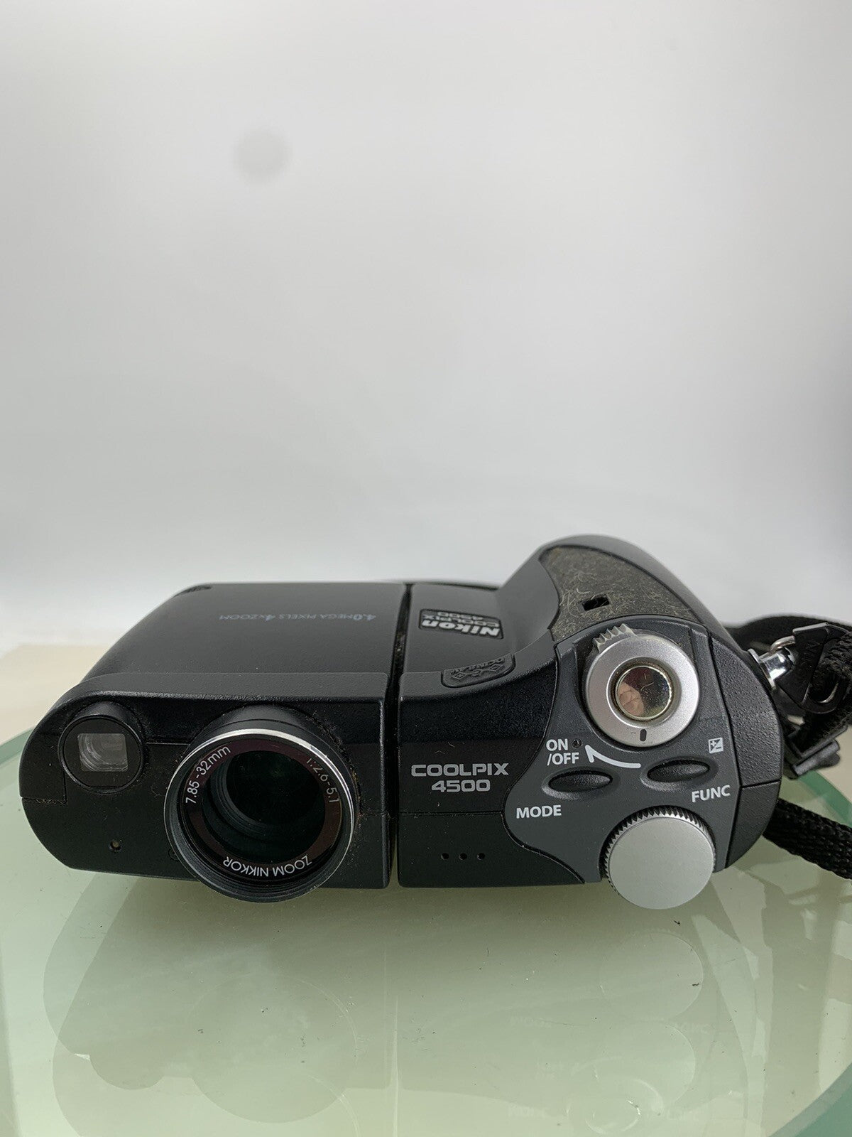 Nikon DigitalCamera Coolpix 4500 4.0MP BLACK 128MB CARD NO CHARGER TESTED - 6946