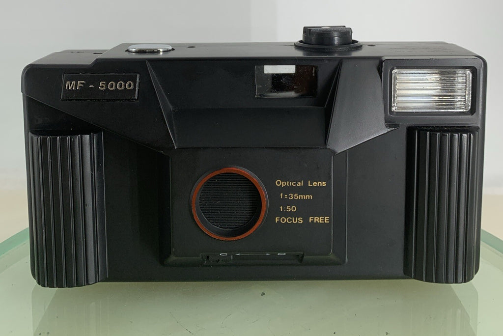 MF- 5000 COMPACT POINT AND SHOOT FILM CAMERA GOOD CONDITION TESTED - 7361