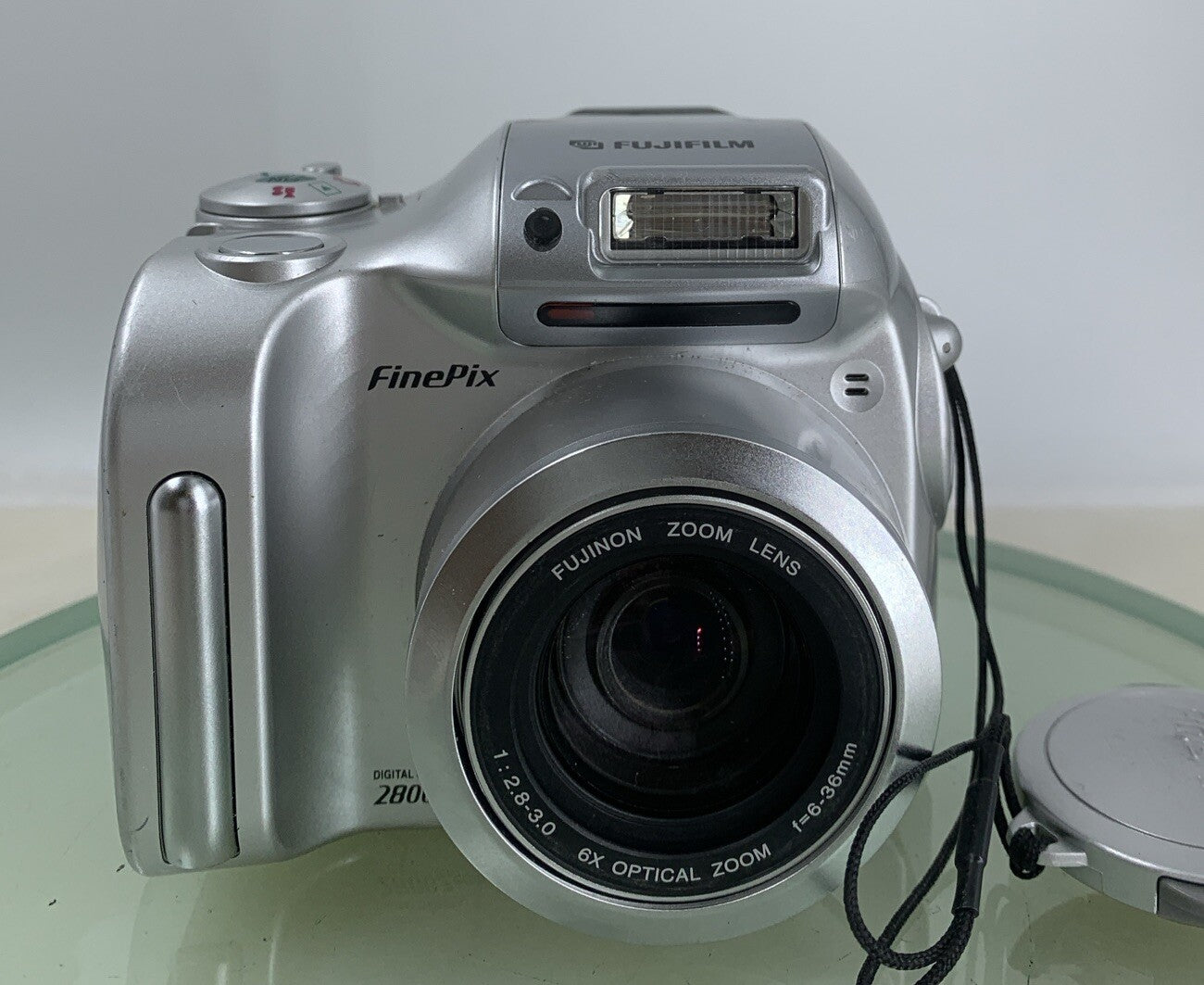 Fujifilm FinePix 2800 Zoom Digital Camera SILVER NO CARD NO CHARGER TESTED - 5791