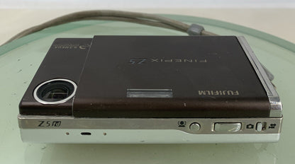 Fujifilm FINEPIX DIGITAL CAMERA Z5fd 6.3MP BLACK WITH CHARGER TESTED - 6547