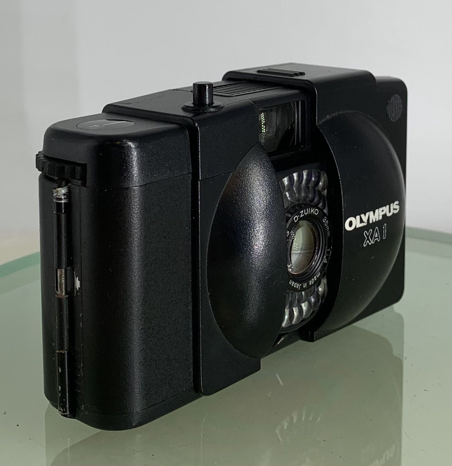"SERVICED" Olympus XA 1 35mm point and shoot Film Camera Well Used Lomo Retro2492