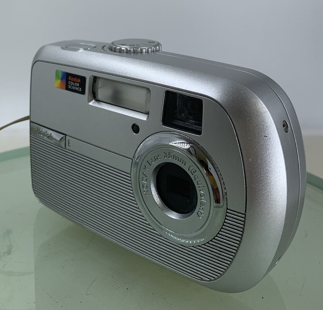 Kodak COMPACT Digital Camera EasyShare CD40 4.0MP SILVER NO CARD TESTED - 9532