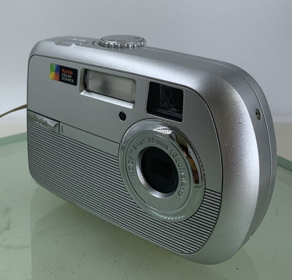 Kodak COMPACT Digital Camera EasyShare CD40 4.0MP SILVER NO CARD TESTED - 9532