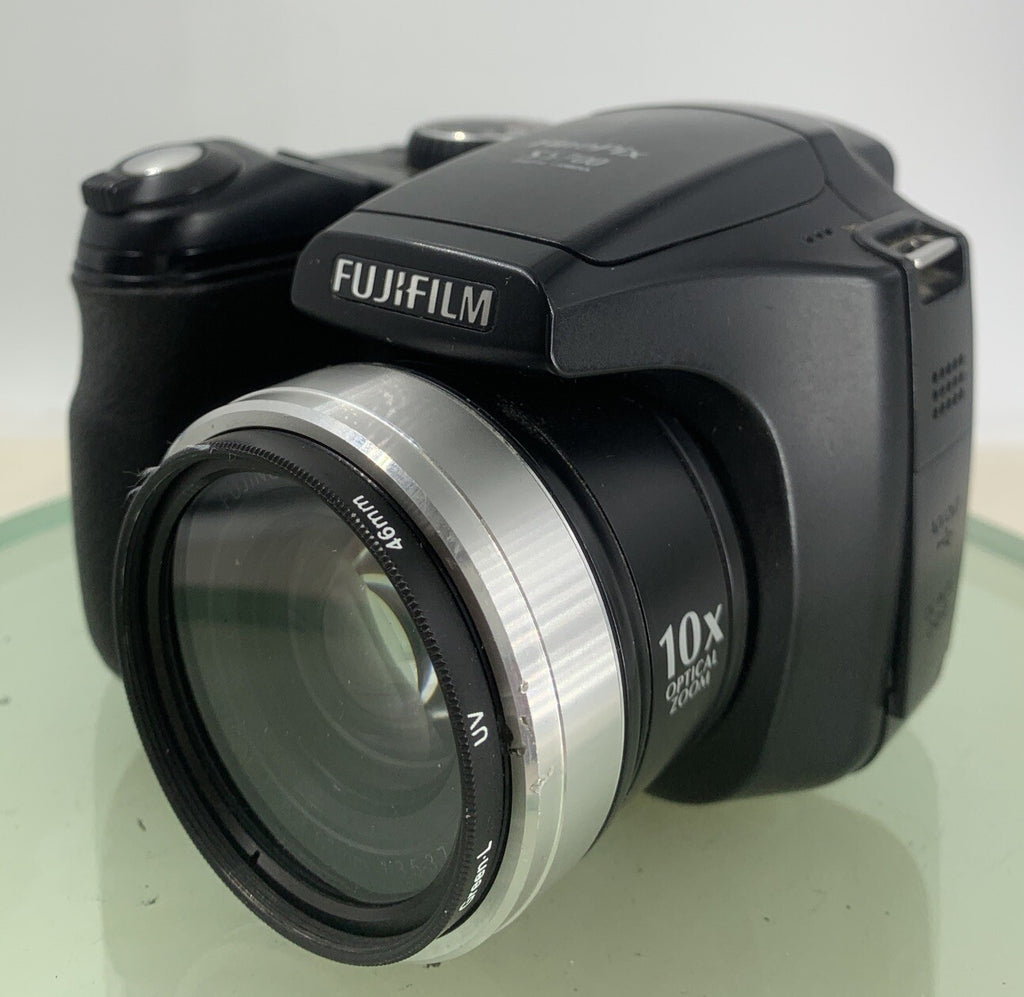 Fujifilm FinePix S Series S5700 7.1MP DIGITAL CAMERA BLACK WITH CASE TESTED- 2102