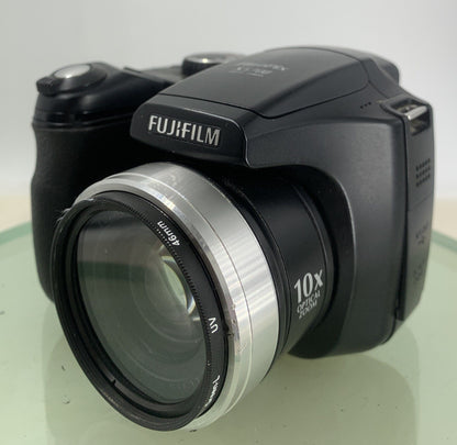 Fujifilm FinePix S Series S5700 7.1MP DIGITAL CAMERA BLACK WITH CASE TESTED- 2102
