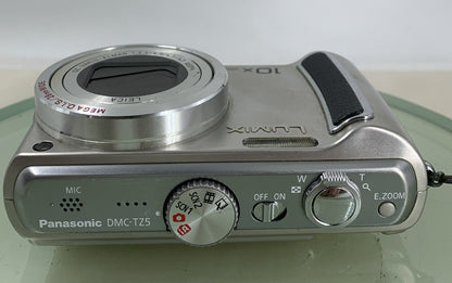 Panasonic Lumix DMC-TZ5 10x Zoom DIGITAL CAMERA NO CHARGER NO CARD TESTED - 2517