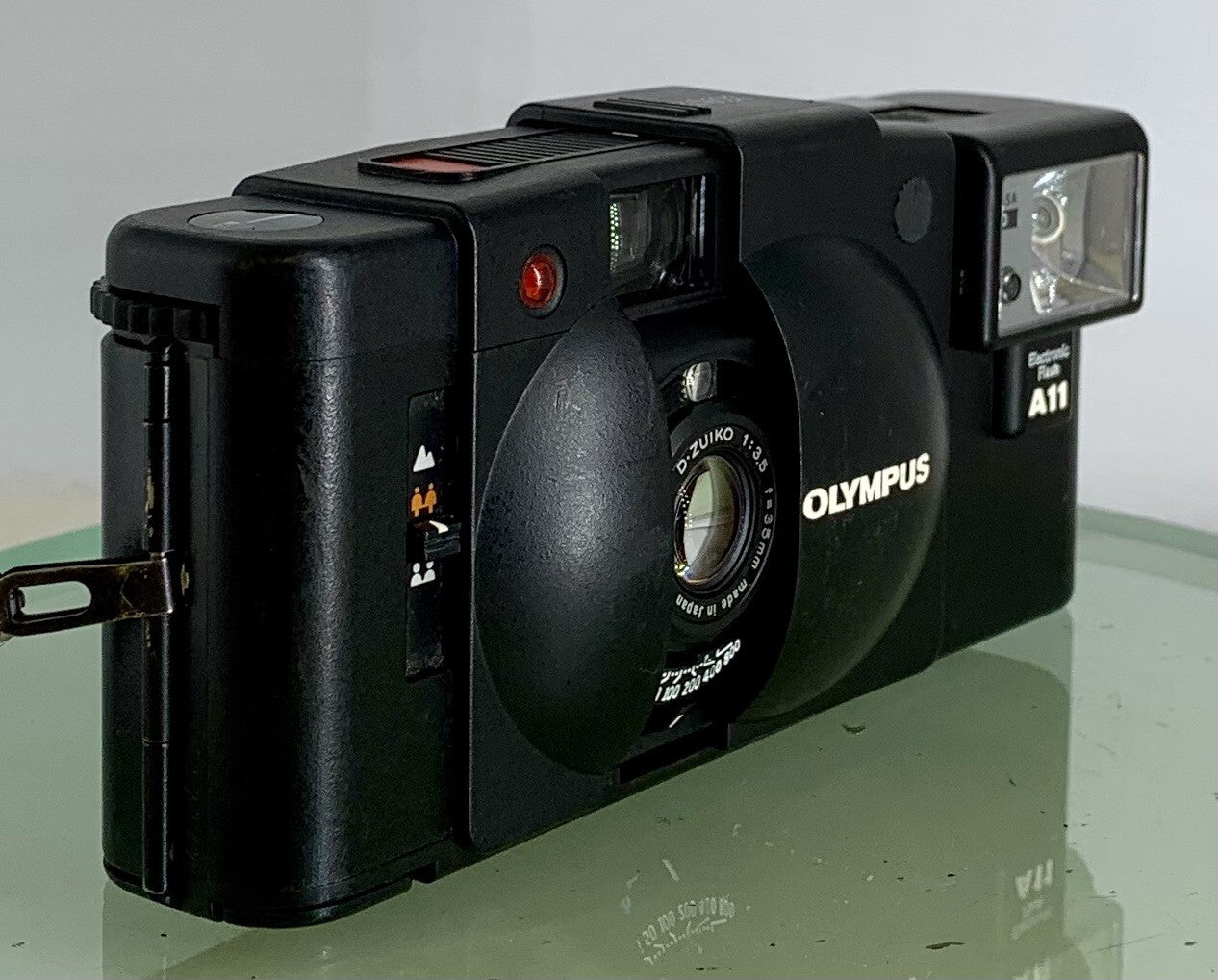 OLYMPUS XA2 Electronic Flash A11 D.ZUIKO 35mm f3.5 TESTED  POINT & SHOOT CAMERA2