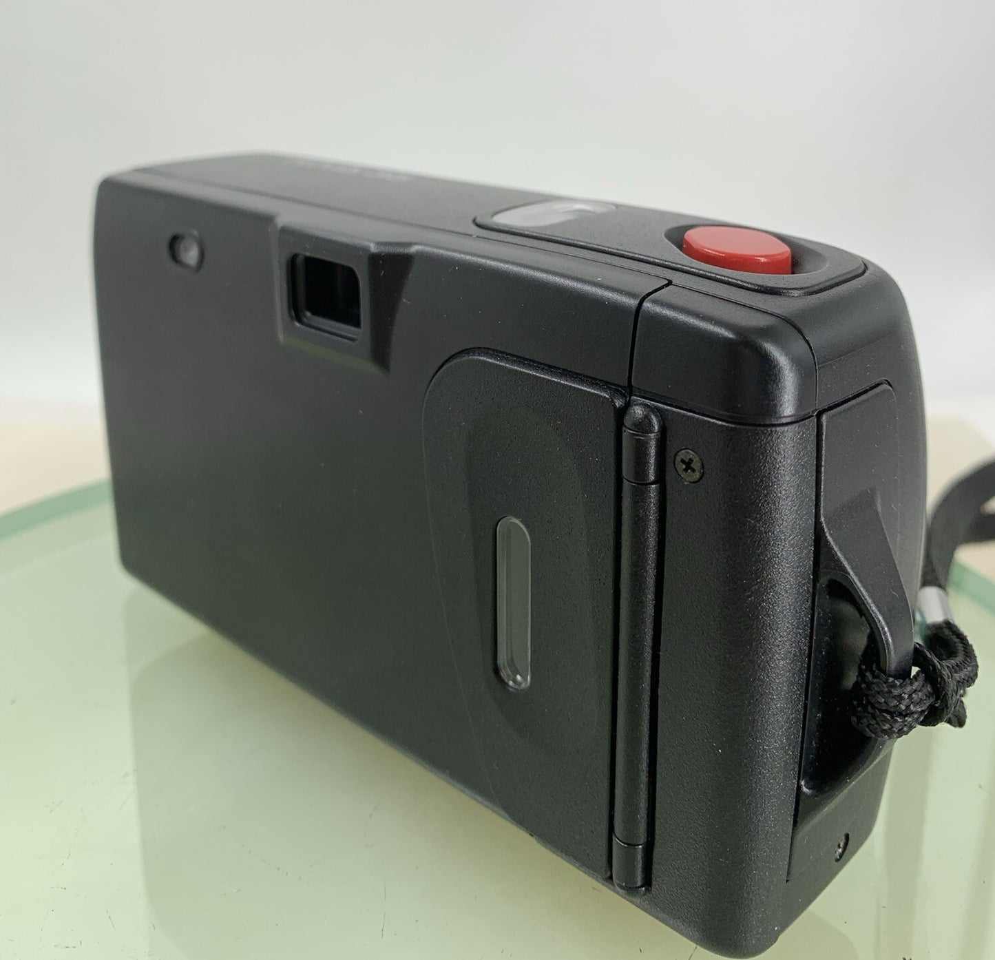 Minolta Riva 35 COMPACT POINT & SHOOT FILM CAMERA FOCUS FREEBLACK TESTED - 1656