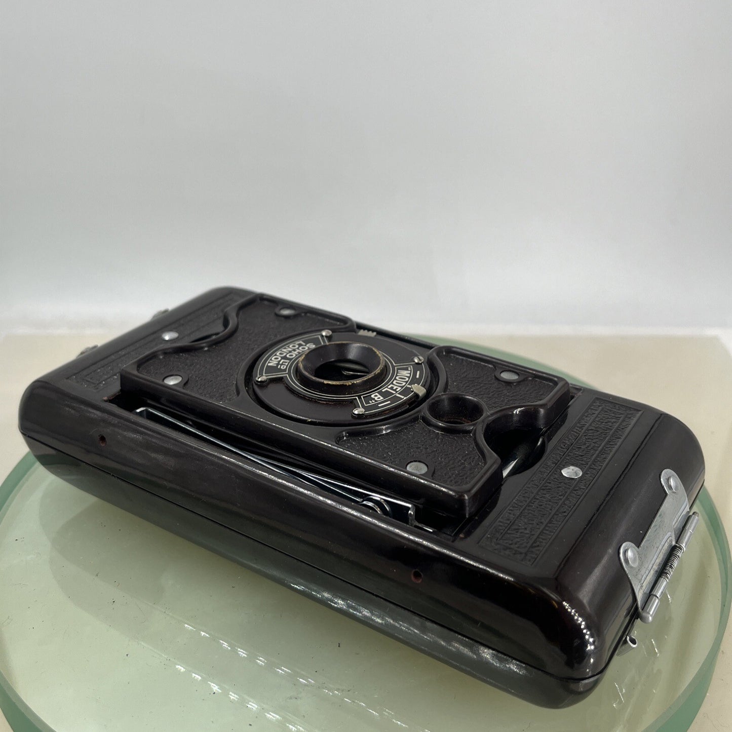 Soho Model B Folding Camera, c1934, Bakelite body with original case, TESTED#4392