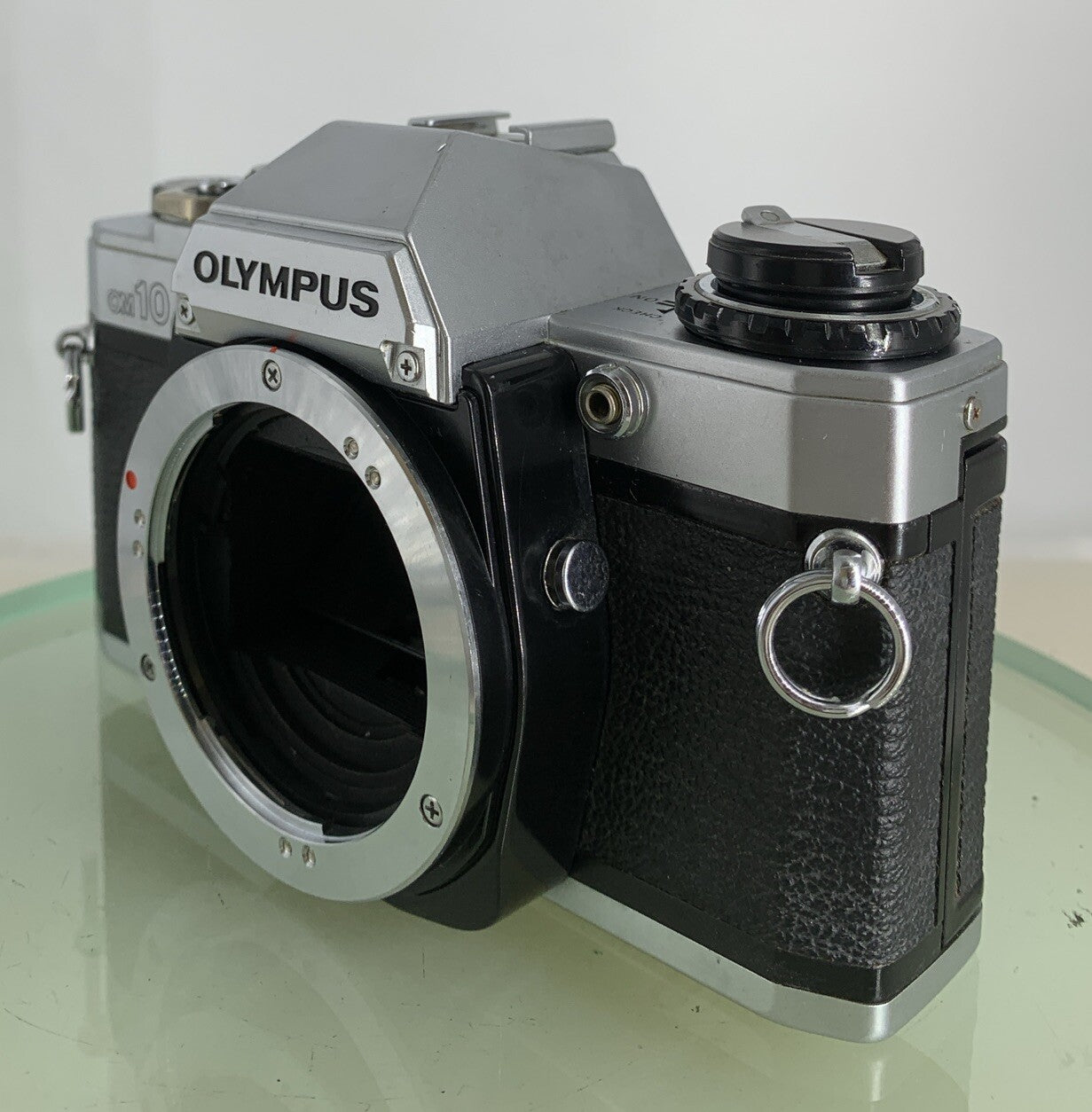 SERVICED Olympus OM10 35mm SLR Film Camera + 28mm f2.5 Tamron  Lens + Adapter1992