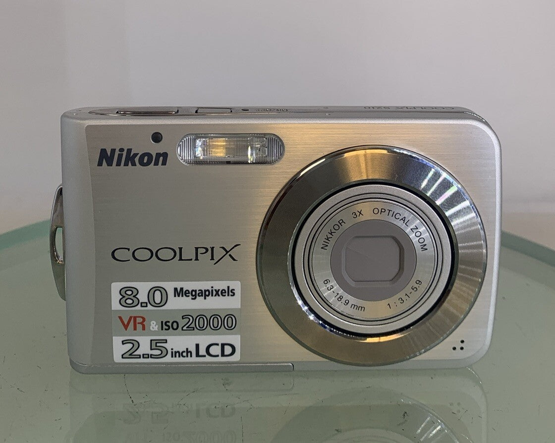 Nikon Coolpix S210 8MP Digital Camera+1GB SD CARD +CHARGER - TESTED - 1475
