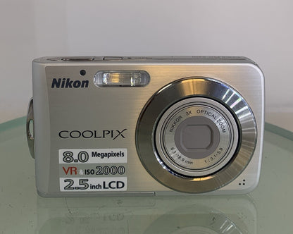 Nikon Coolpix S210 8MP Digital Camera+1GB SD CARD +CHARGER - TESTED - 1475