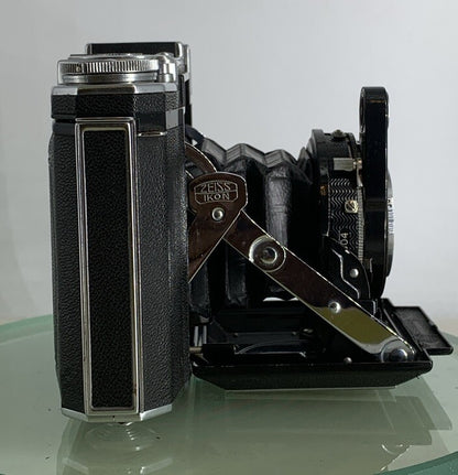 ZEISS IKON SUPER IKONTA 532/16 Folding Camera. Zeiss Tessar T 2.8/80mm Lens #2367