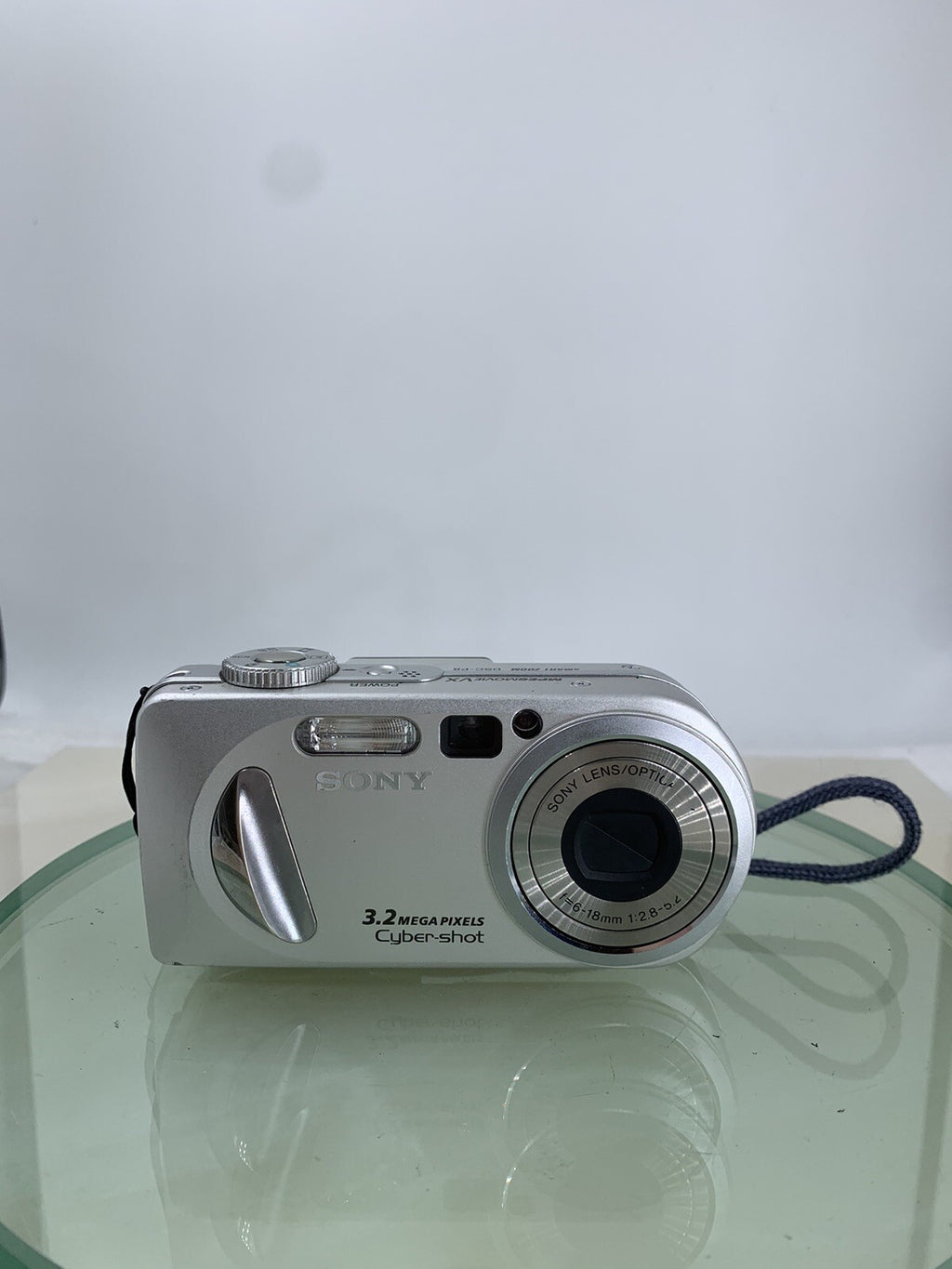 Sony Digital Camera Cybershot DSC-P8 3.2MP SILVER +CHARGER +WIRE TESTED - 6841