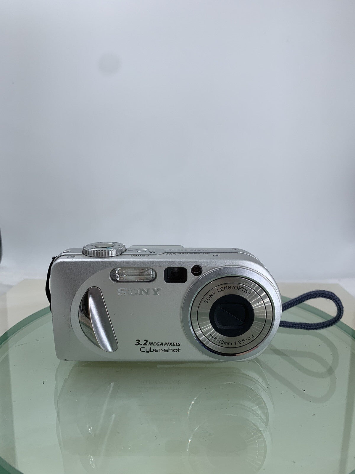 Sony Digital Camera Cybershot DSC-P8 3.2MP SILVER +CHARGER +WIRE TESTED - 6841