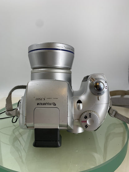 Fujifilm Finepix S3500 4.0MP COMPACT DIGITAL CAMERA SILVER TESTED - 9165