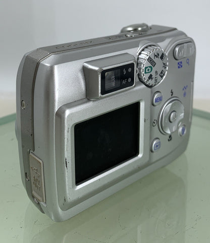 Nikon Coolpix 3200 Digital Camera SILVER WITH  NO CARD NO CHARGER TESTED - 5674