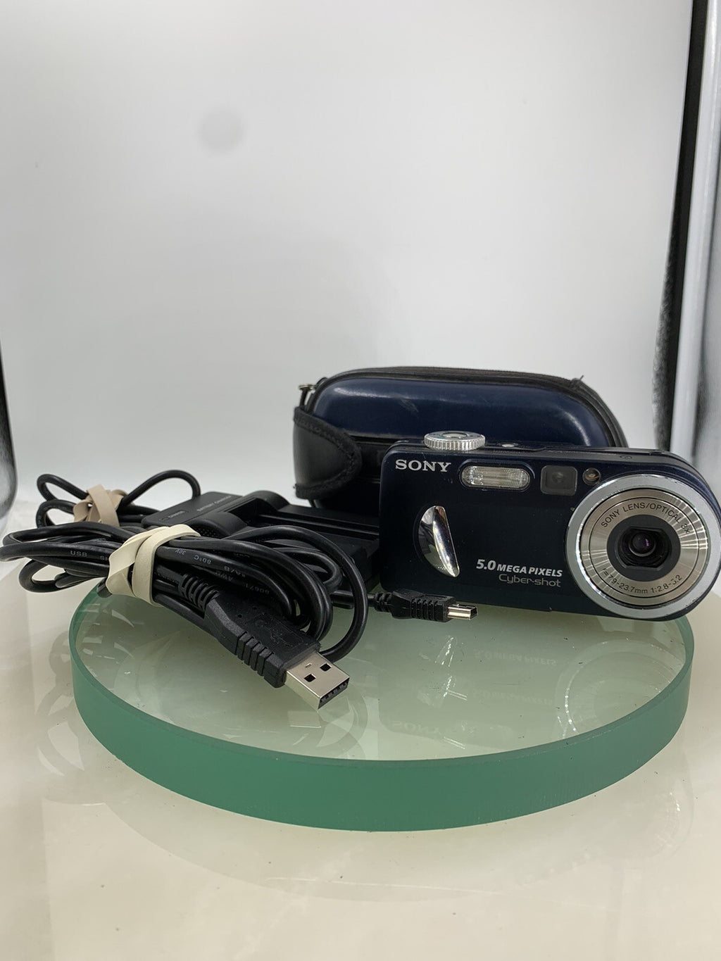 Sony Cybershot DSC P10 5MP DIGITAL CAMERA + CHARGER + WIRE + COVER TESTED - 5840