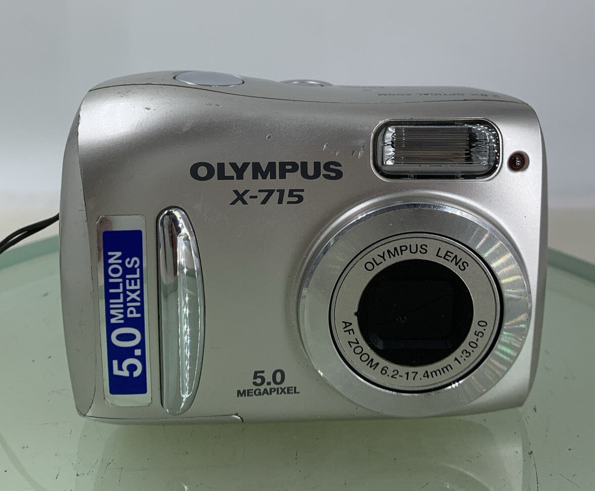 OLYMPUS X-715 5.0MP COMPACT DIGITAL CAMERA SILVER NOCARD NO CHARGER TESTED - 441