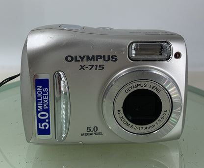 OLYMPUS X-715 5.0MP COMPACT DIGITAL CAMERA SILVER NOCARD NO CHARGER TESTED - 441